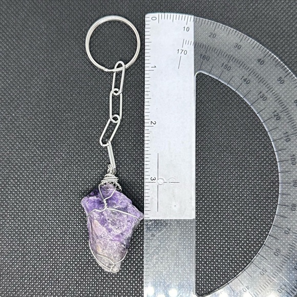 Amethyst keychain raw stone handmade wire wrap - Picture 4 of 6